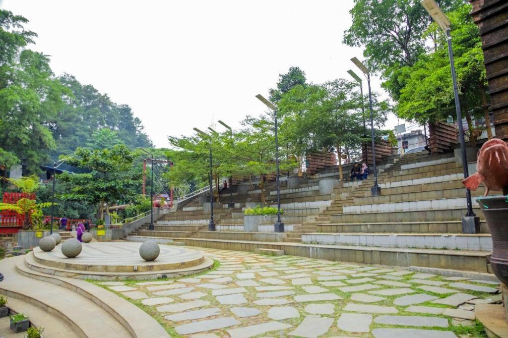 Pondokan Tjiburial Hotel Bandung Exterior photo